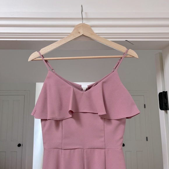 Aqua Dresses Women's Crepe Ruffled V-neck Sleeveless High Low Gown - XS - Picture 3 of 7